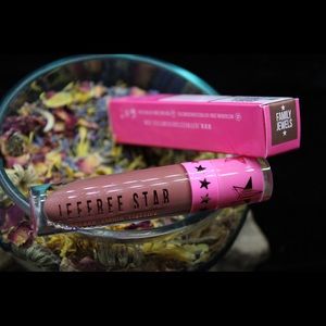 Jeffrey Star V. Liquid Lipstick “Family Jewels”